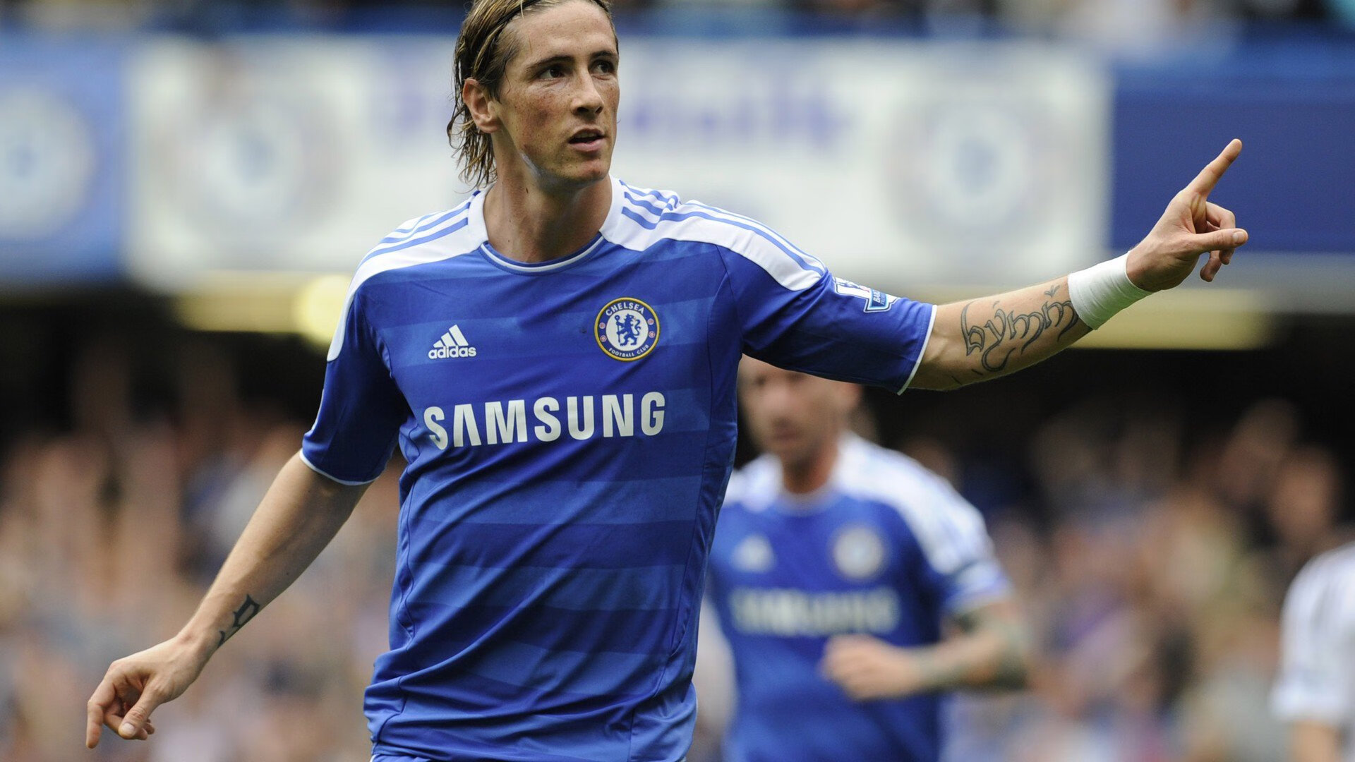 球迷文化节：全球足球狂欢的盛会，球迷聚集