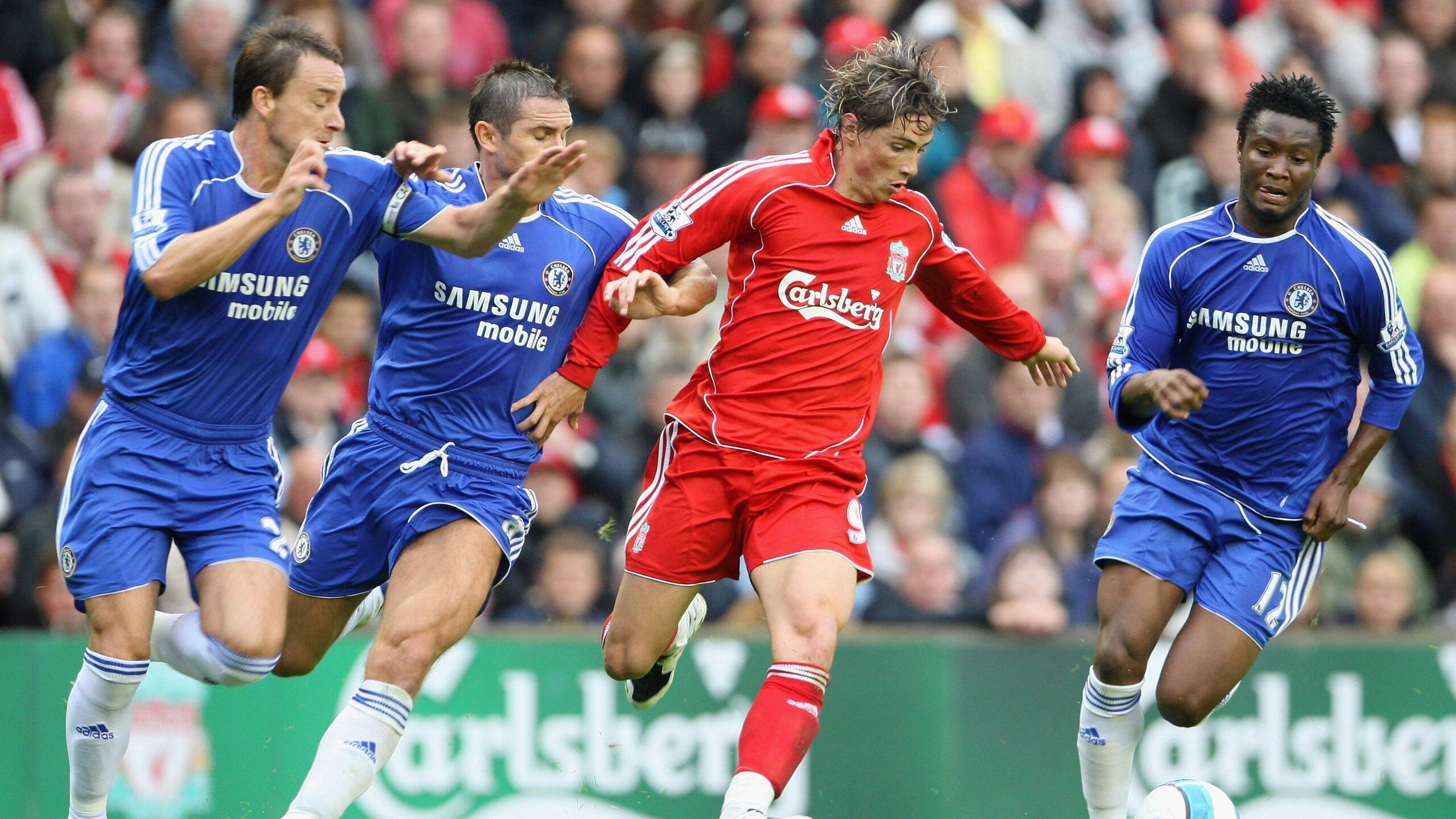 飞盘+跑步综合耐力赛 持盘奔跑间不忘准确传接